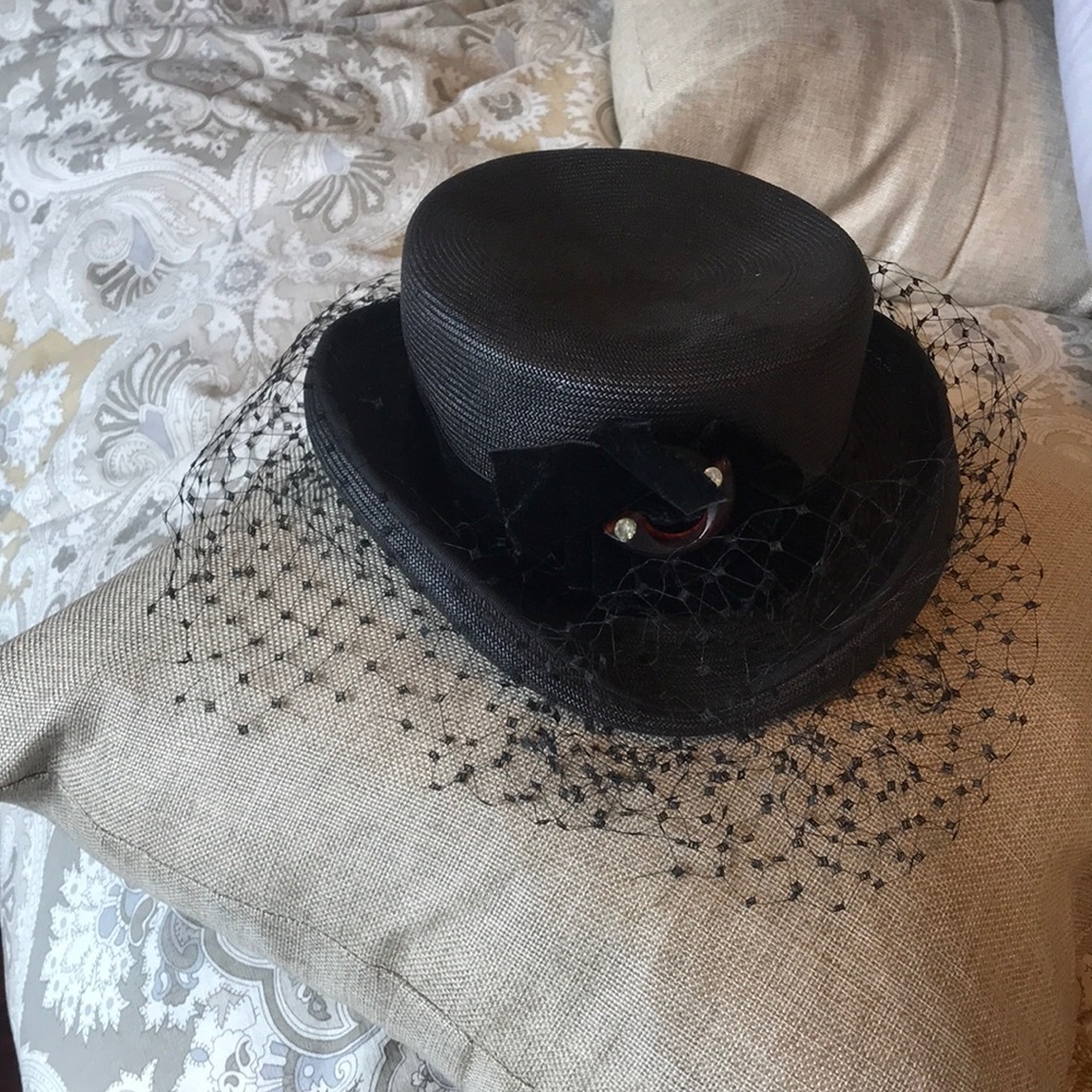 Ladies vintage hat